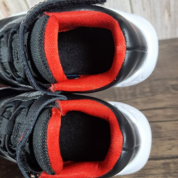 Nike CMFT Jordan 11 Retro Low Bred Toddler Size 7c Shoes CZ0906-006 (Worn Once) - Picture 7 of 9